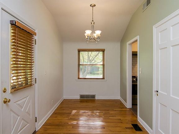 2nd image of 2846 Pittsfield Blvd