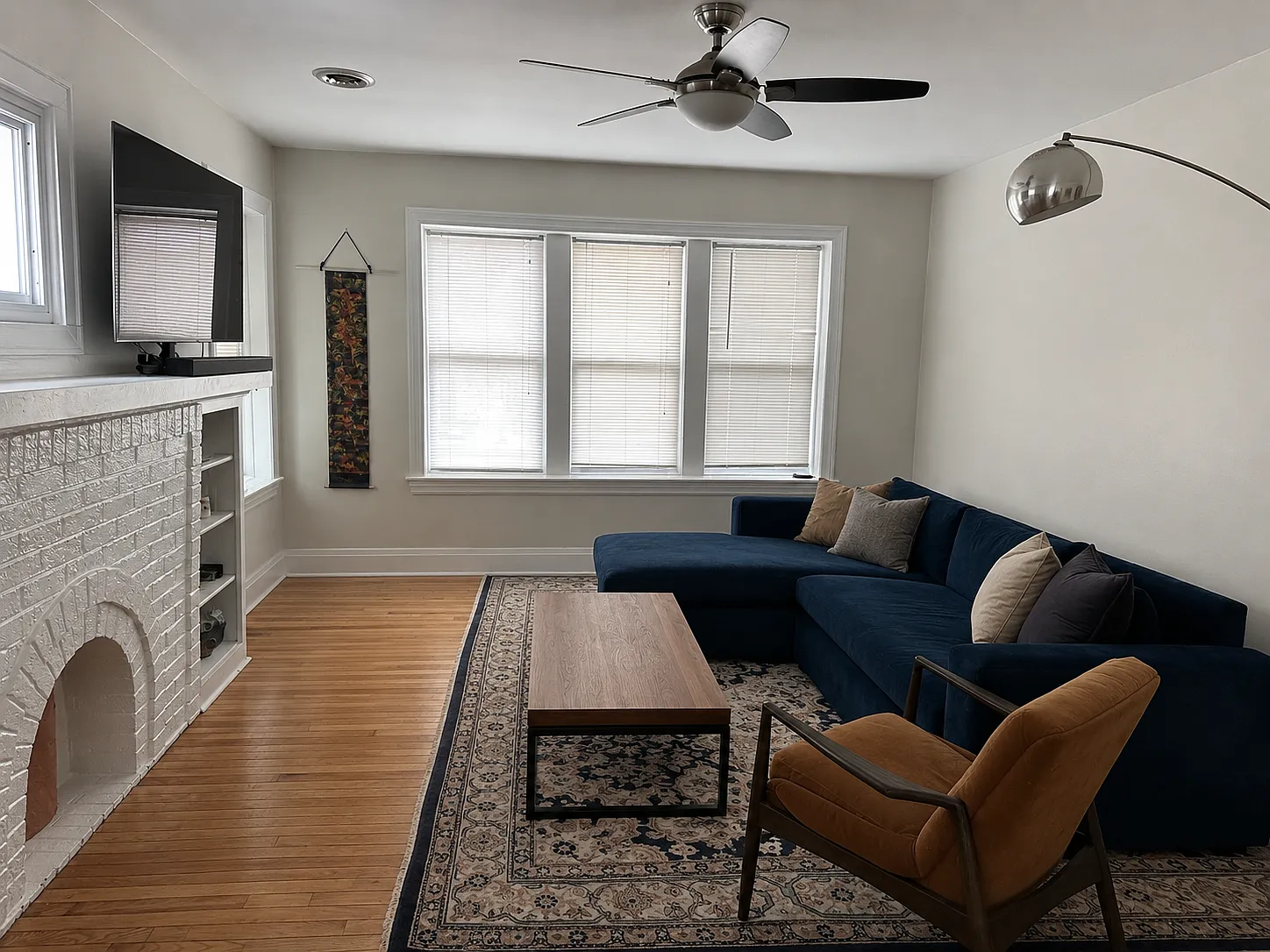 2 bed, 1000 sqft, $2,200 — Photo 2