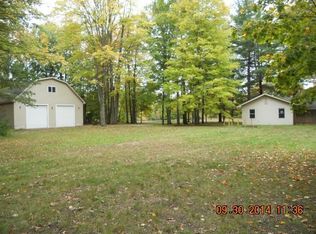 217 E Boulis Dr, Sanford, MI 48657