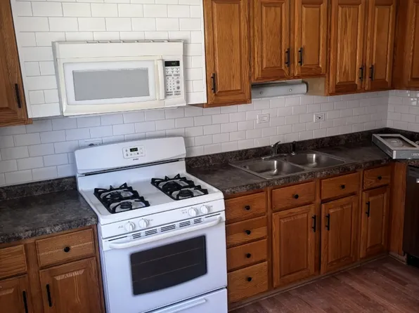 1326 Brown St, Des Plaines, IL 60016