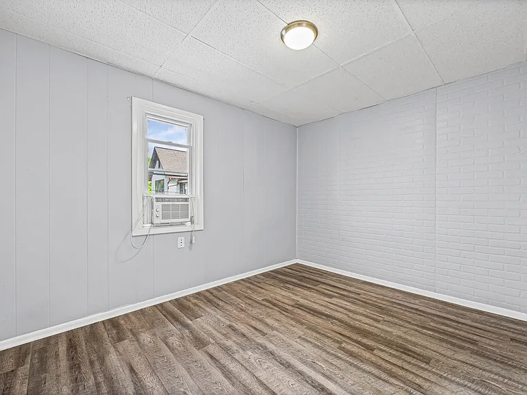 374 Park Ave #2 — Photo 13