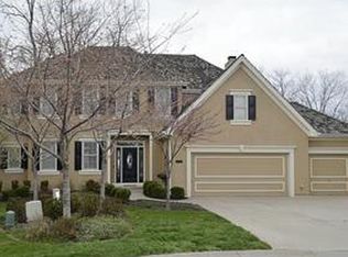 5907 Beechwood Ct, Parkville, MO 64152