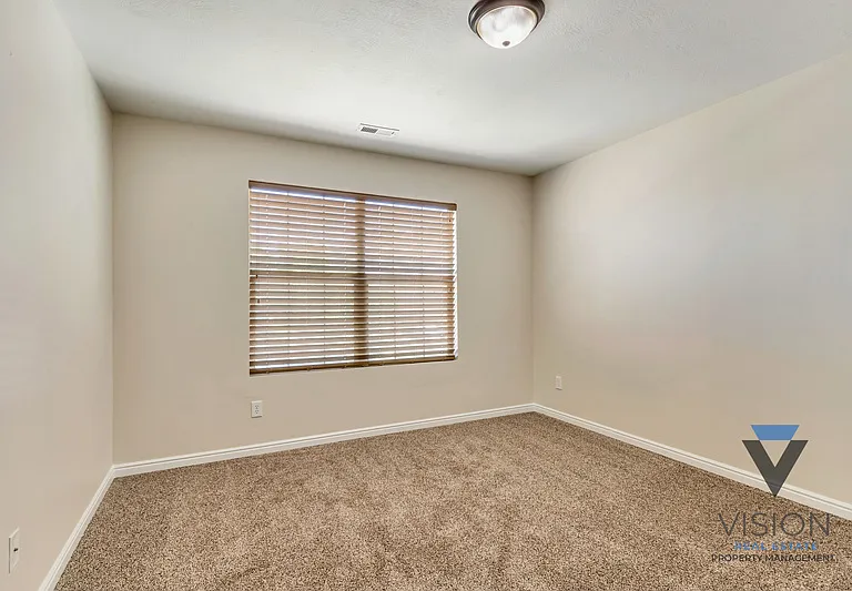 1143 W 150 N — Photo 18