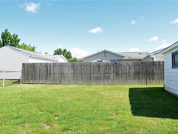 4th image of 1834 Lemont Dr