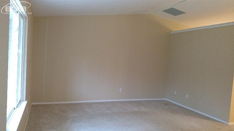 1st image of 9556 Parkwood Dr