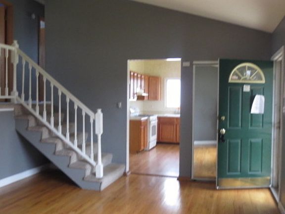 3rd image of 60 E Drummond Ave
