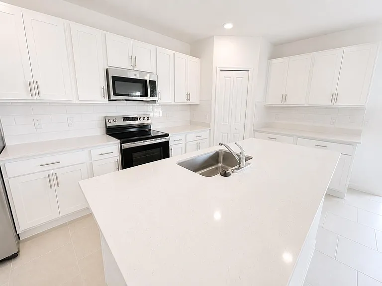 16024 Palos Verdes St — Photo 3