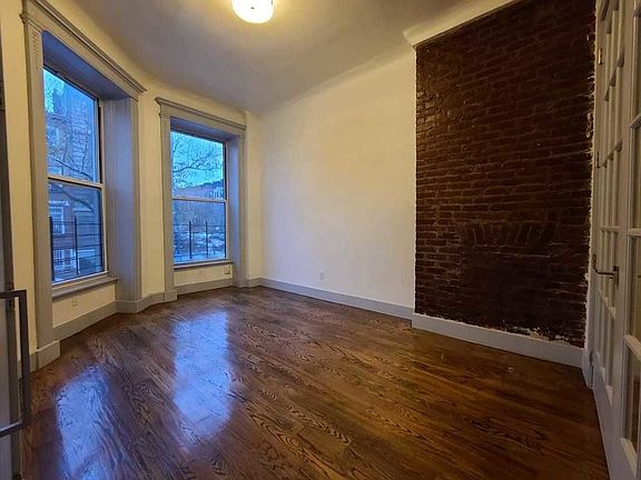 2nd image of 164 Underhill Ave #4