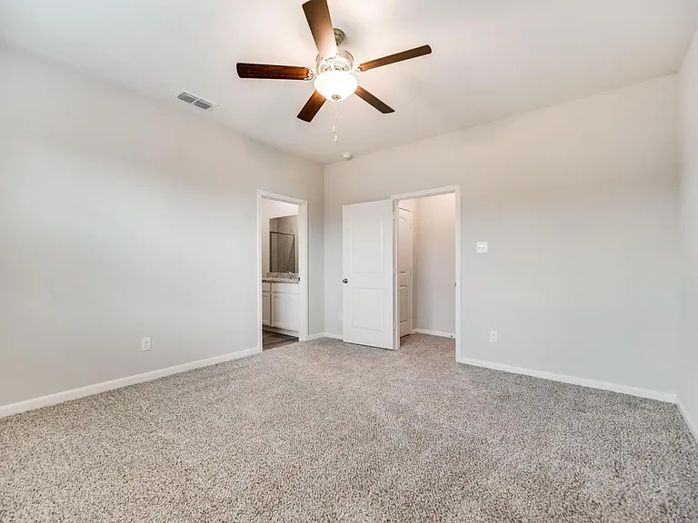 1032 Calhoun Dr — Photo 8