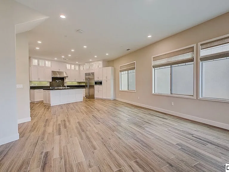 191 Stellar — Photo 15