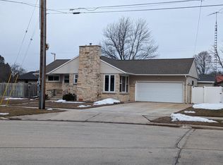 2112 29th St, Two Rivers, WI 54241