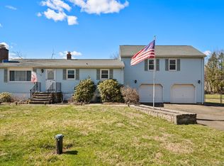 16 Rivaldi Dr, North Branford, CT 06471