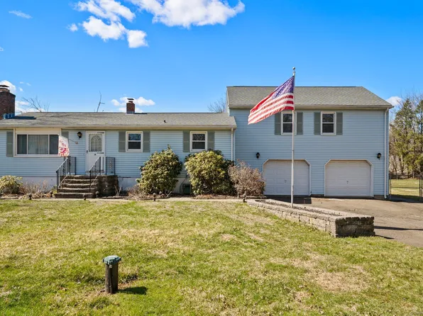 16 Rivaldi Drive, North Branford, CT 06471