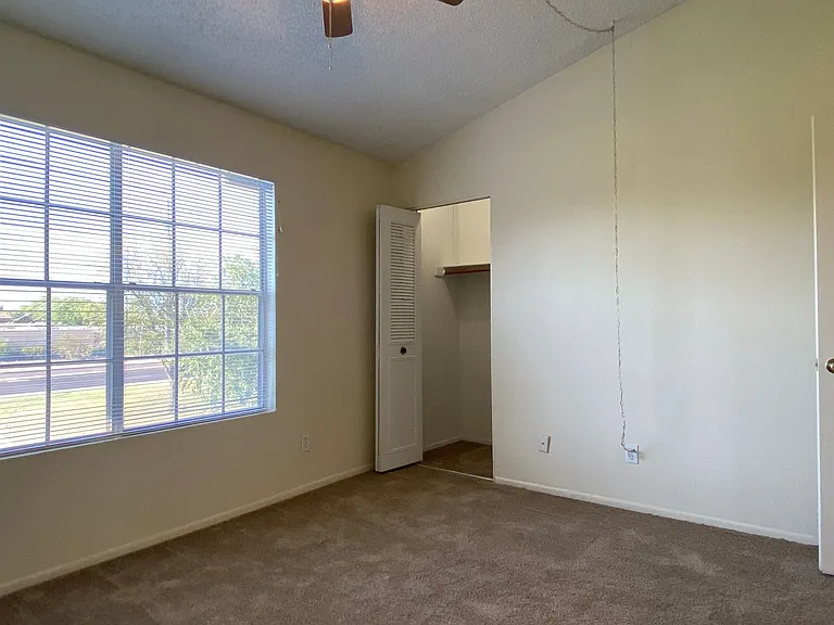 1970 N Hartford St #25 — Photo 15