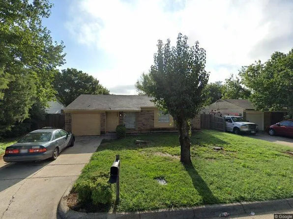 5809 Guildwood Dr, Arlington, TX 76017