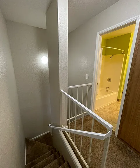 1665 Russell Ave — Photo 9