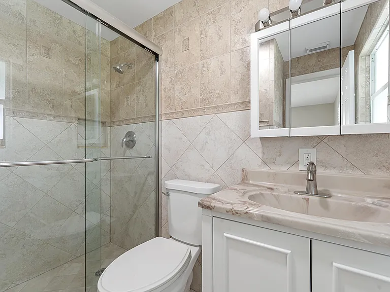 204 Circle E — Photo 30