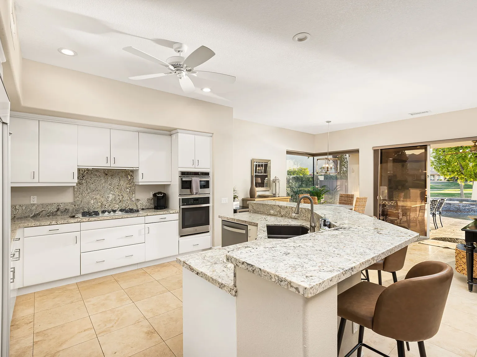 3 bed, 2101 sqft, $6,000 — Photo 4