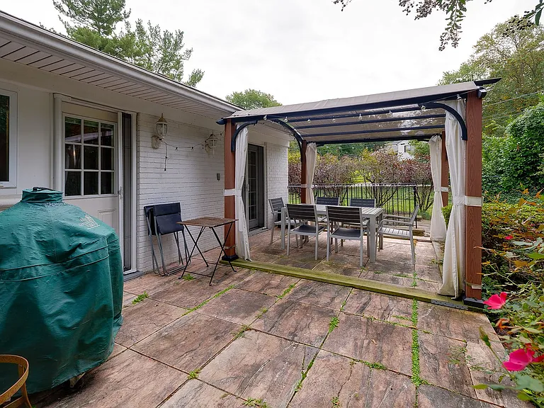 9420 Holland Ave — Photo 47