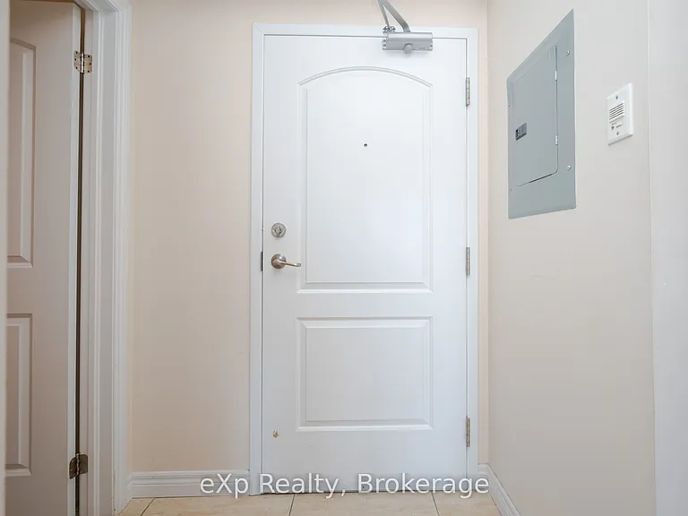 886 Golf Links Rd #204 — Photo 23