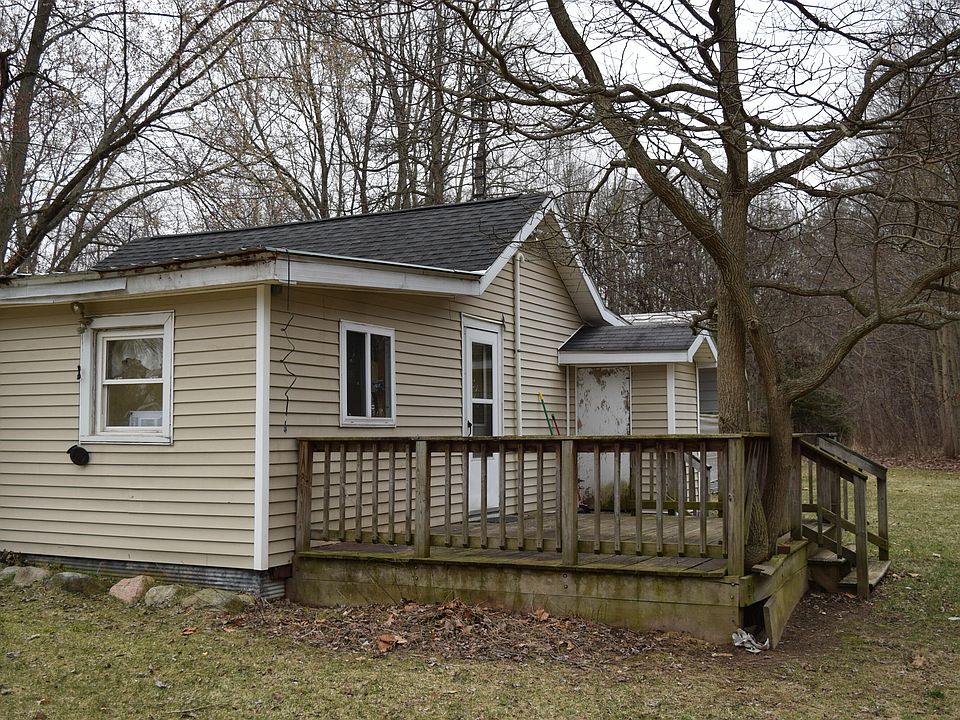 65335 Red Arrow Hwy, Hartford, MI 49057 Zillow