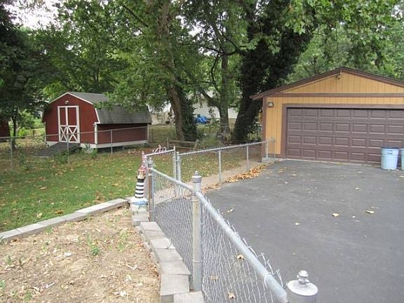 2nd image of 121 Grether Ave