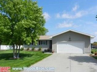 4204 Manchester Rd, Grand Island, NE 68803