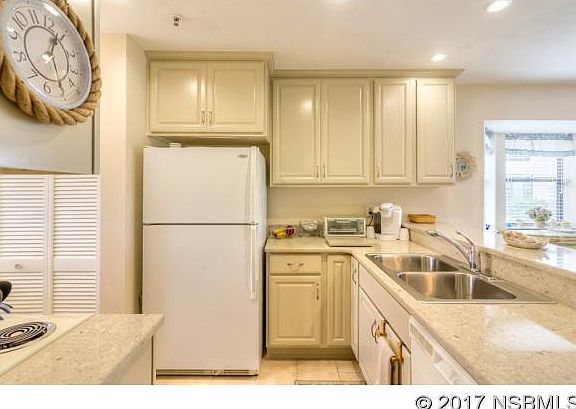 3rd image of 462 Bouchelle Dr APT 101