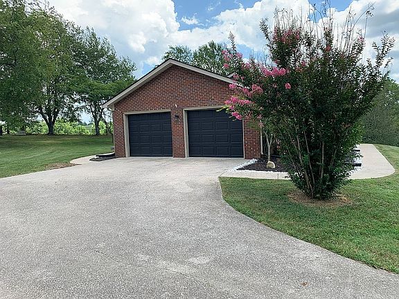 2nd image of 205 Eagle Dr