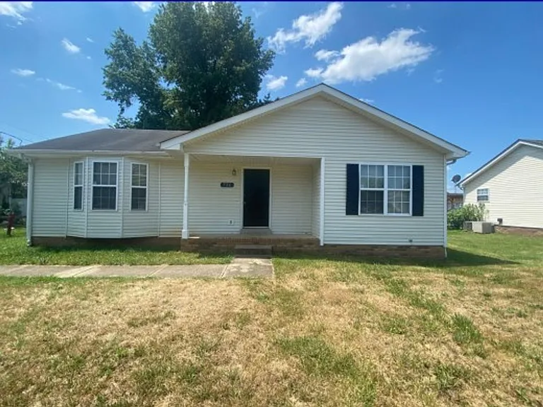 726 Carbondale Dr — Photo 1