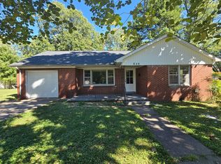 820 N 12th St, Mayfield, KY 42066