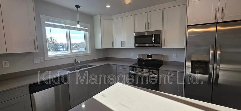 3 bed, 2.0 bath, 1550 sqft, $2,590 — Photo 1