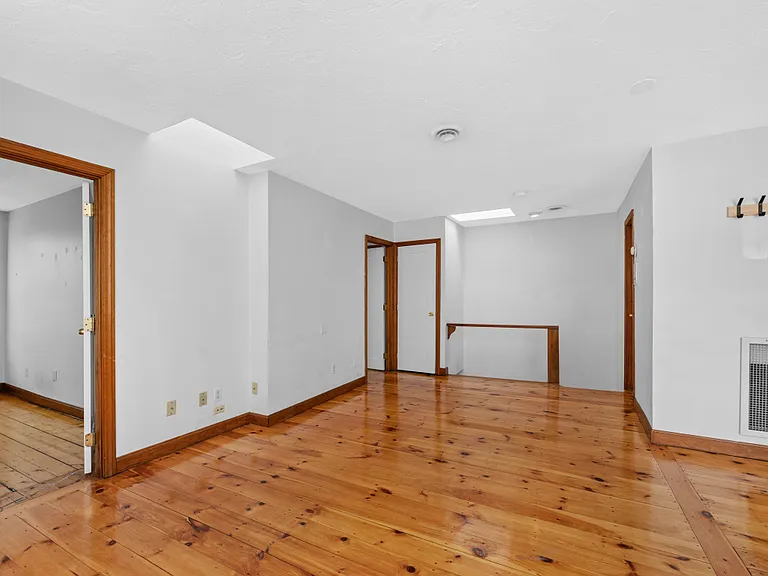32 Prospect St #3 — Photo 3