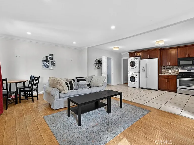4533 Saturn St — Photo 10