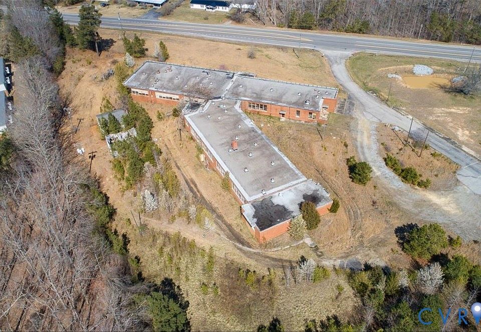 2nd image of 265 School Dr
