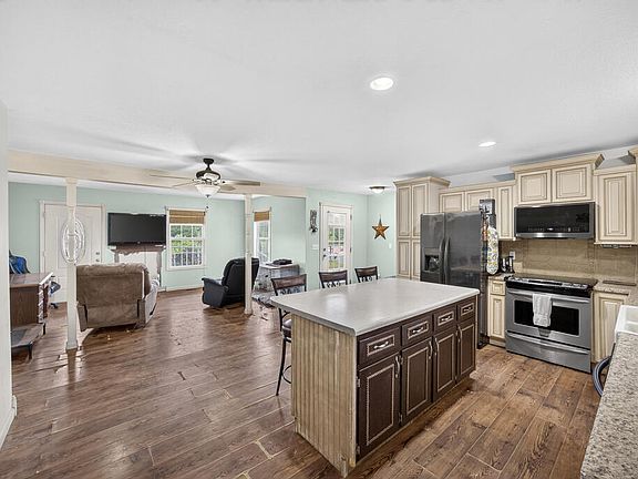 3rd image of 179 Government Pond Rd