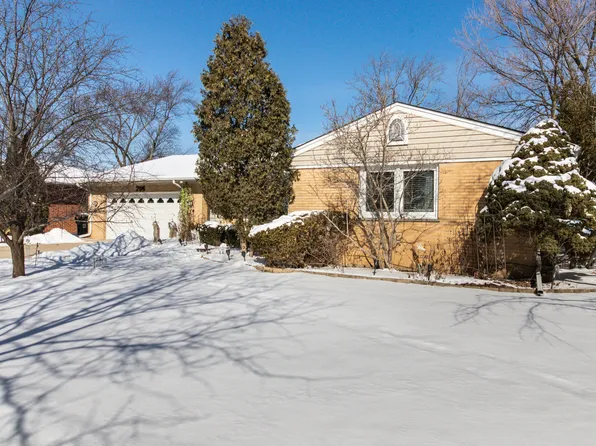 206 W Kathleen Dr, Park Ridge, IL 60068