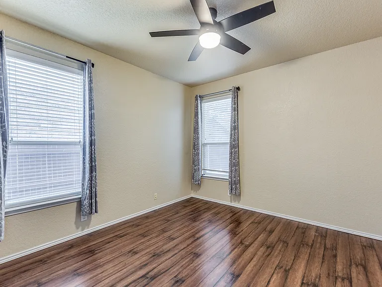 5723 White Oak Cv — Photo 16
