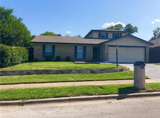 7532 Bermejo Rd, Fort Worth, TX 76112