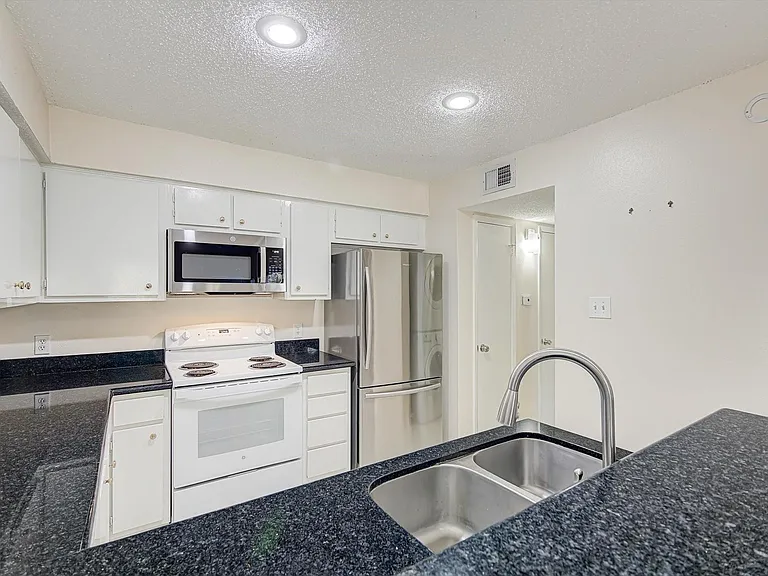 2611 Grants Lake Blvd #226 — Photo 9