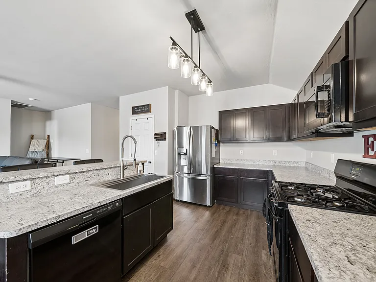 1913 E Brooke Ave — Photo 12