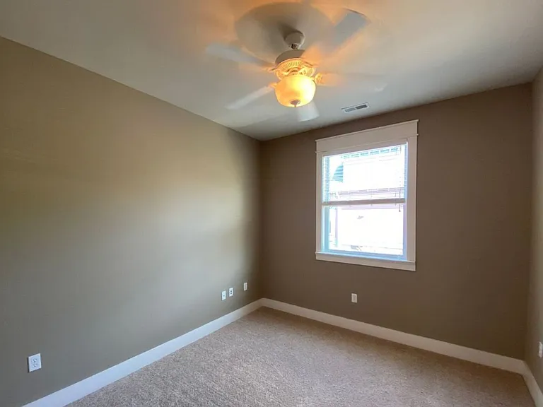 421 E Hillside Dr — Photo 14