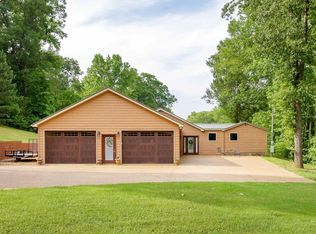 631 Lakewood View Rd, Muscle Shoals, AL 35661