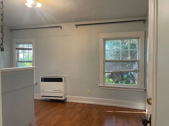 3rd image of 5235 17th Ave NE #10