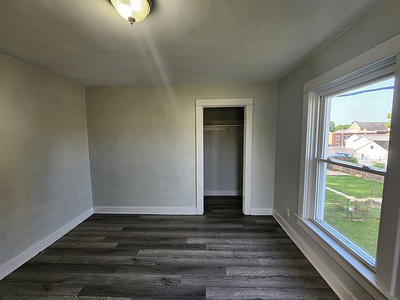 4th image of 50 E Main St #2B-1BA-550SQFT