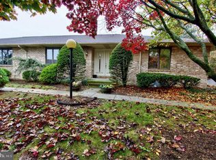 3825 N Sarayo Cir, Harrisburg, PA 17110