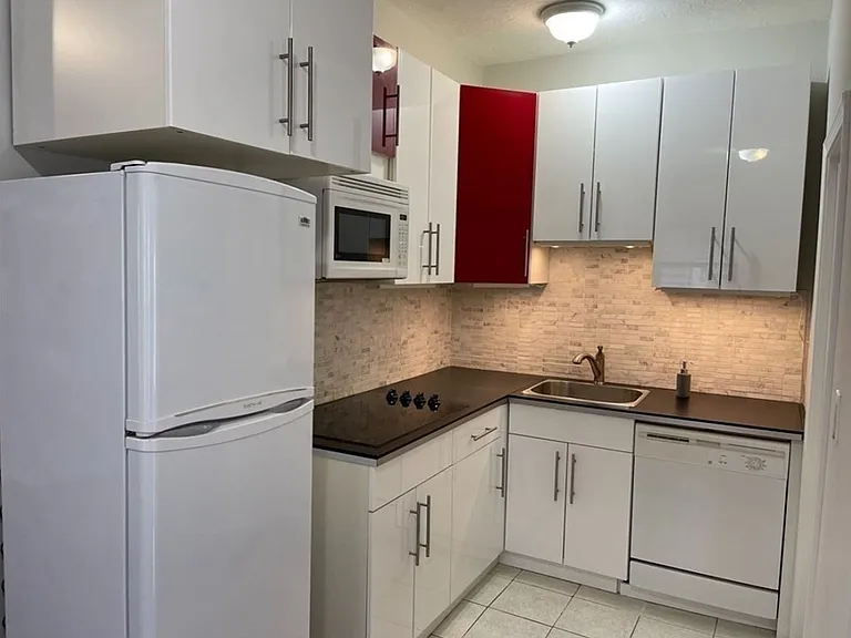 309 Elm St #1 — Photo 3