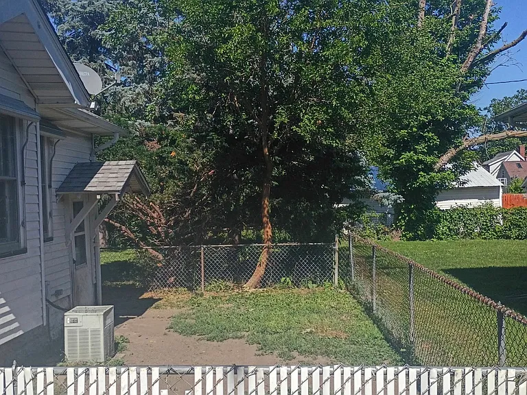 722 S 16th St — Photo 2