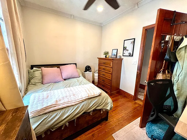 261 E St #2 — Photo 9
