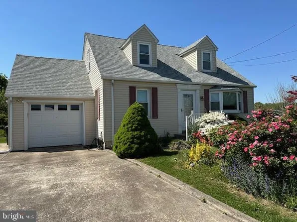 42 Black Matt Rd, Douglassville, PA 19518